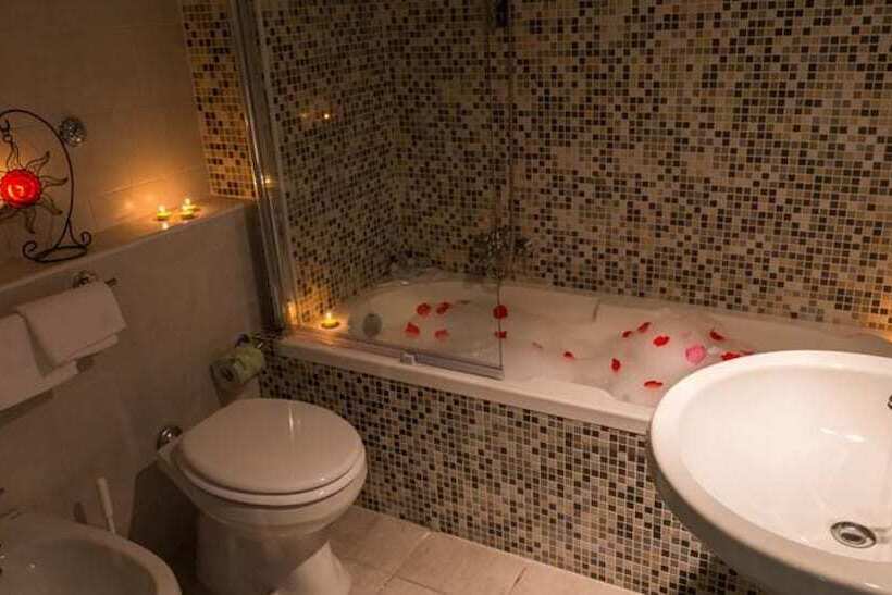 חדר משפחתי, Garibaldi