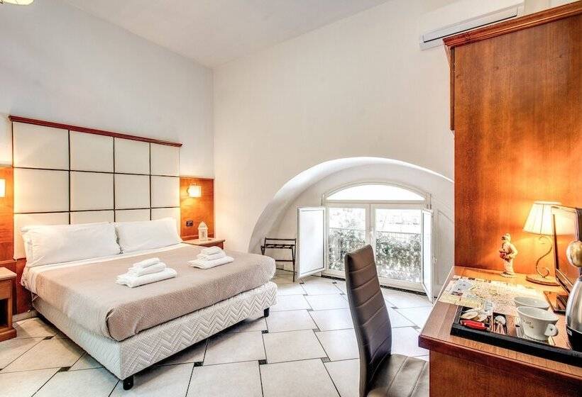 חדר סטנדרט לשלושה, Garibaldi