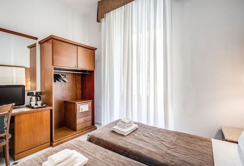 חדר סטנדרט לשלושה, Garibaldi