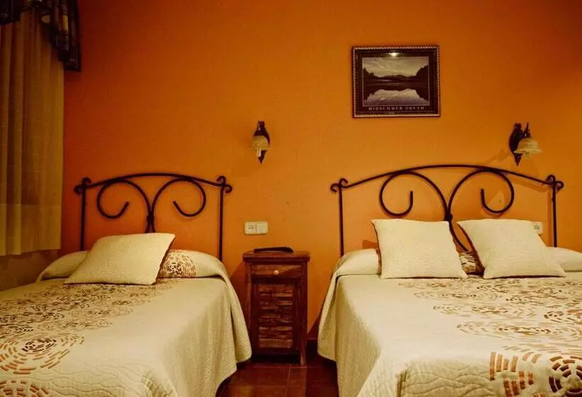 اتاق سوپریور, Hostal Guadiana