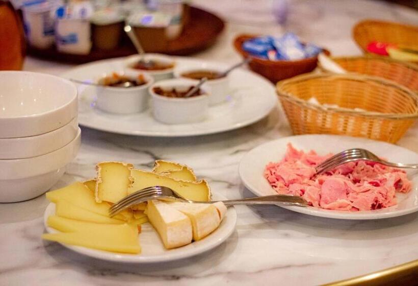 غرفة قياسية, Logis La Chaumiere Saintmaurice