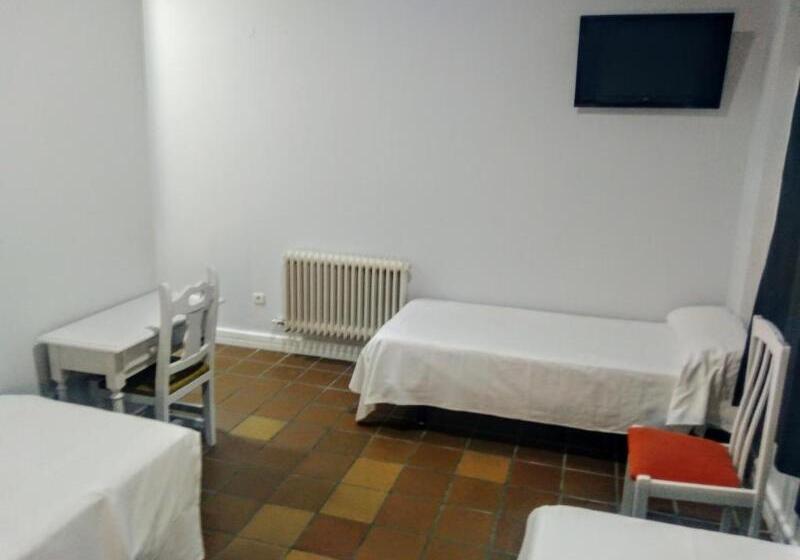 חדר סטנדרט לארבעה, Montesol Arttyco