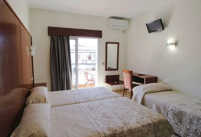 اتاق استاندارد سه نفره, Nch Hotel Torremolinos