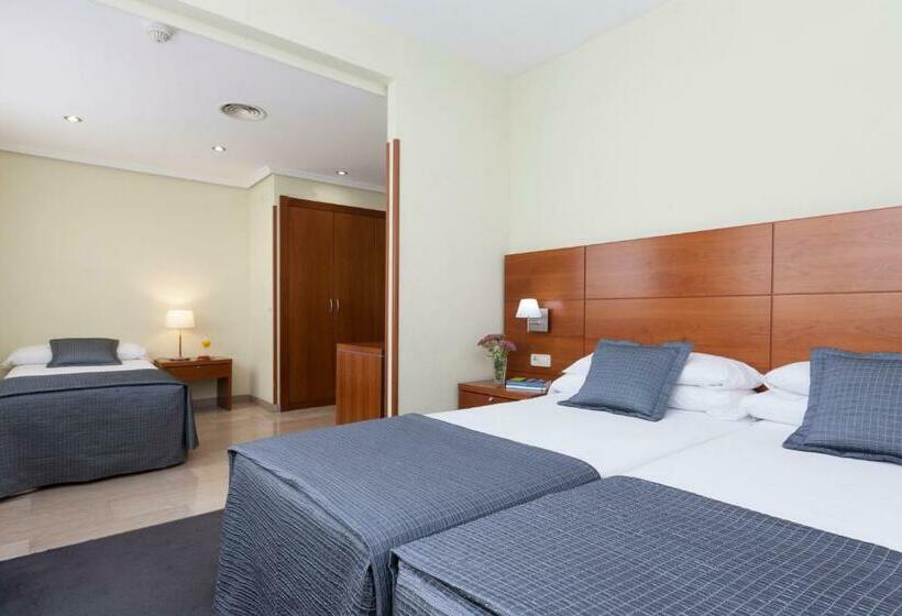 غرفة قياسية ثلاثية, Porcel Torre Garden