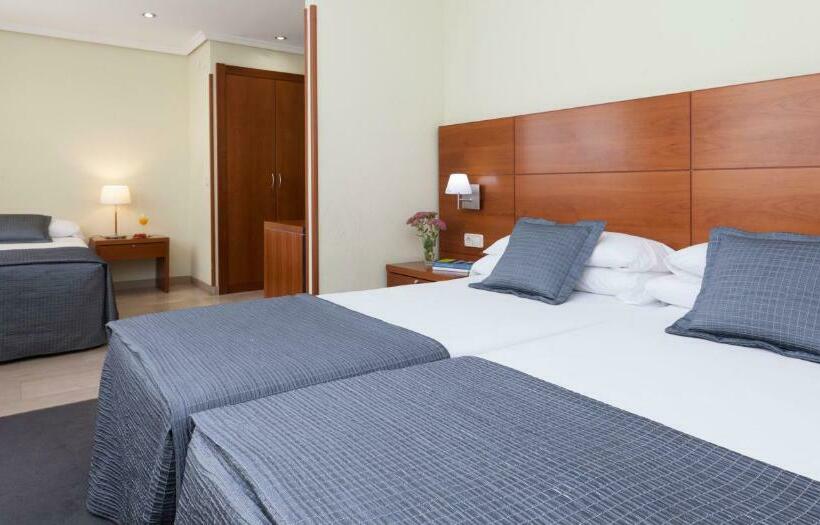 غرفة قياسية ثلاثية, Porcel Torre Garden