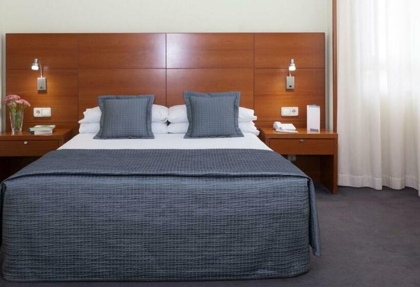 غرفة قياسية ثلاثية, Porcel Torre Garden