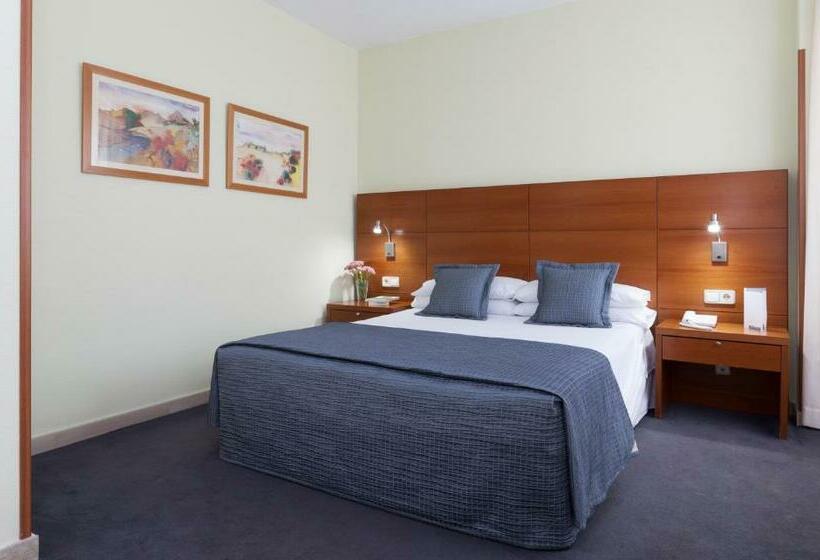 غرفة قياسية ثلاثية, Porcel Torre Garden