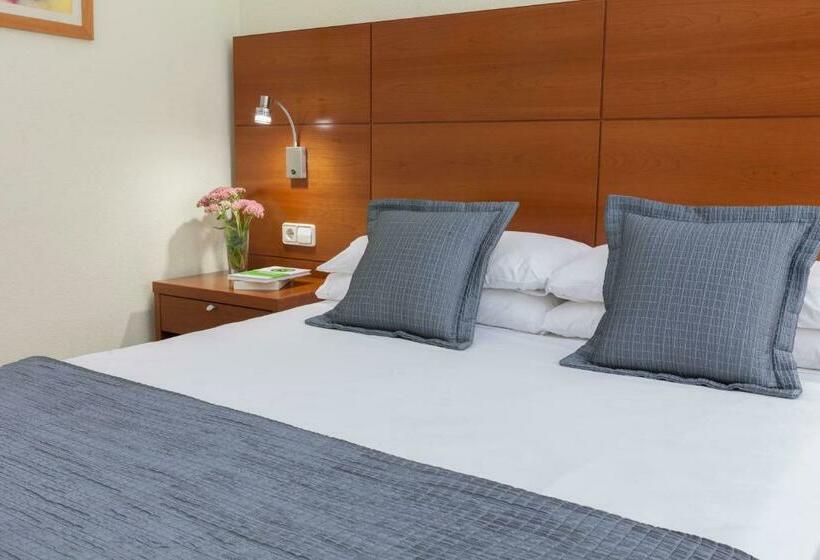 غرفة قياسية ثلاثية, Porcel Torre Garden