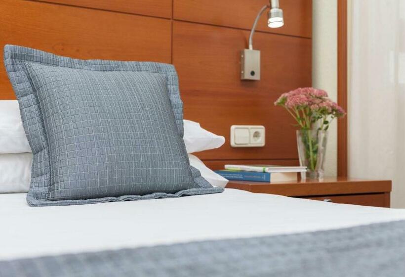 غرفة عائلية, Porcel Torre Garden