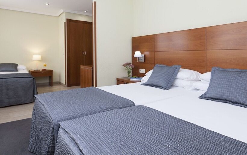 غرفة قياسية ثلاثية, Porcel Torre Garden