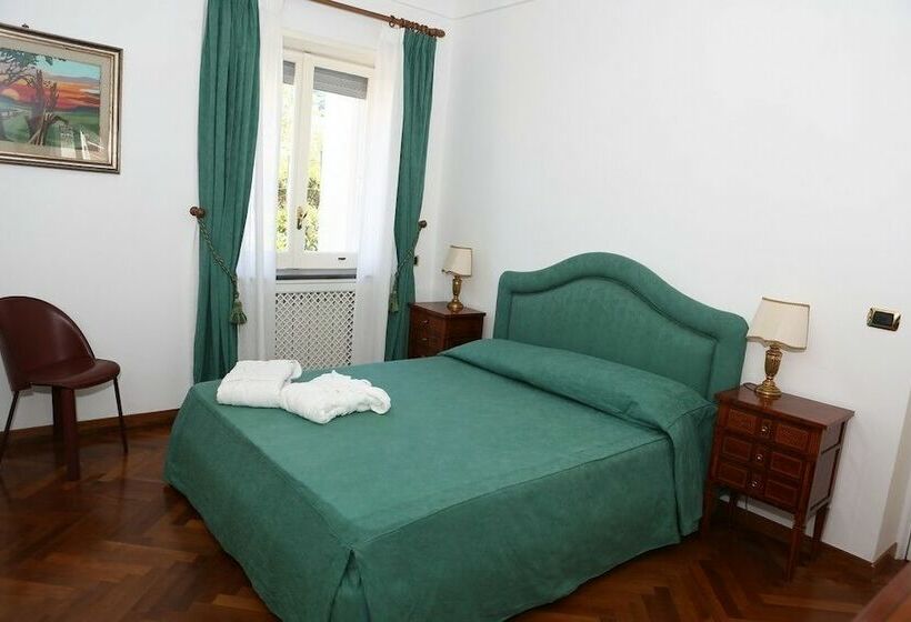 اتاق استاندارد با وان آب گرم, La Cicas