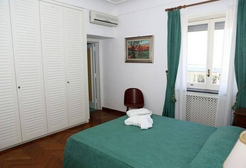 اتاق استاندارد با وان آب گرم, La Cicas