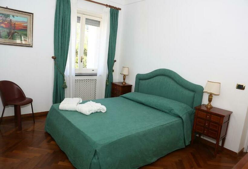 اتاق استاندارد با وان آب گرم, La Cicas