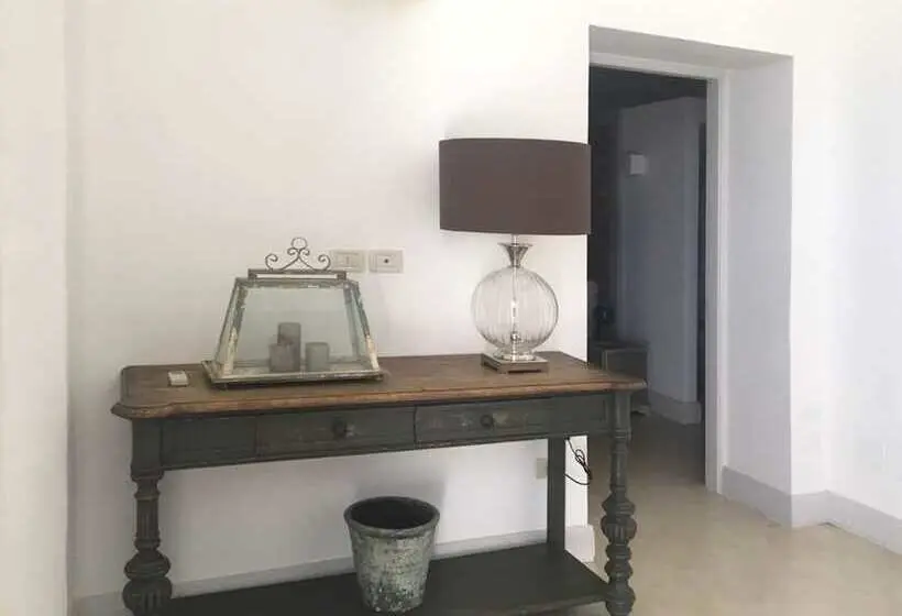 庭の見える１ベッドルームアパートメント, Villa Starace Suites Et Appartements