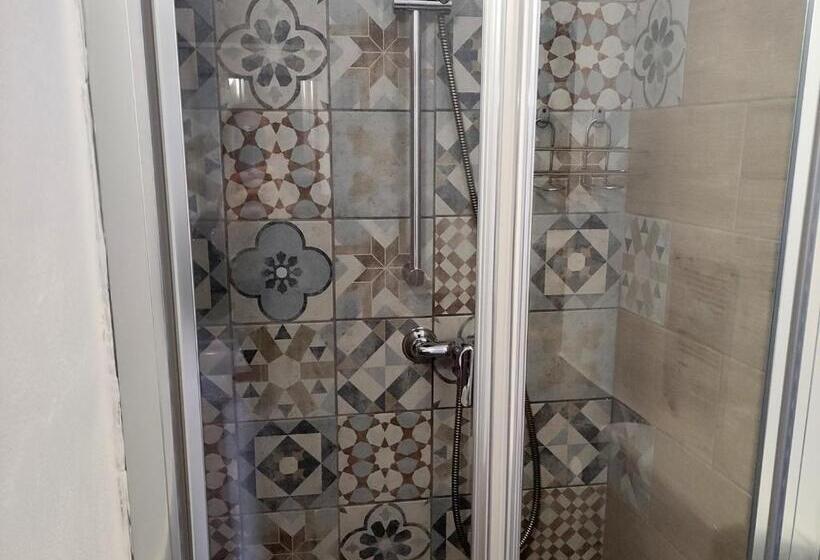 חדר סטנדרט לשלושה, Grotta Dei Puntali B&b