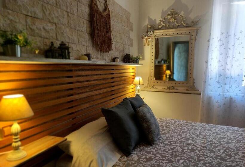 חדר משפחתי, Grotta Dei Puntali B&b