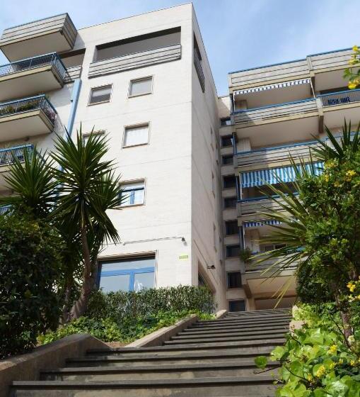 スタンダードスタジオ, La Rosa Di Rebecca