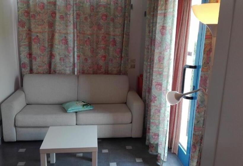 スタンダードスタジオ, La Rosa Di Rebecca