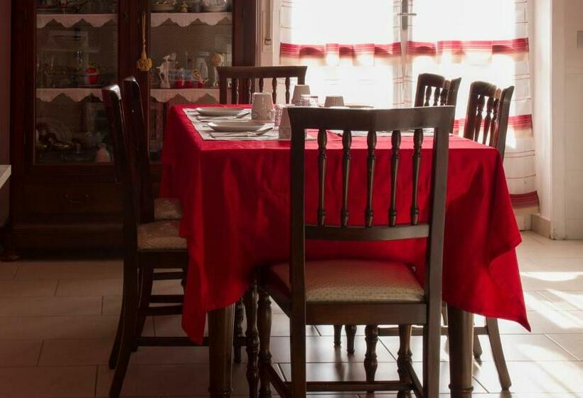 اتاق لوکس سه تخته, Al Sesto B&b