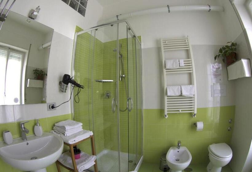 اتاق لوکس سه تخته, Al Sesto B&b