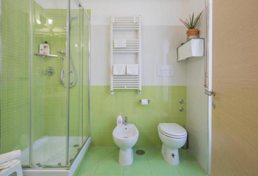 اتاق لوکس سه تخته, Al Sesto B&b