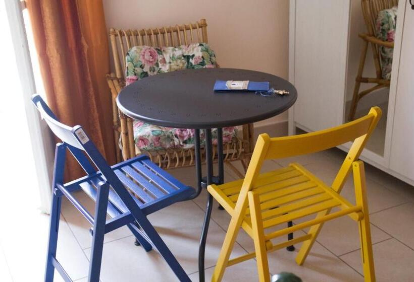 اتاق لوکس سه تخته, Al Sesto B&b