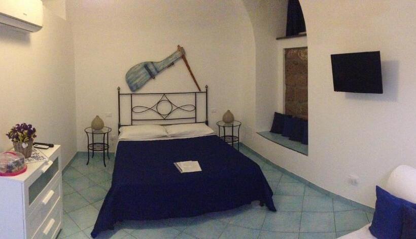 舒适三人间, B&b La Grotta Marina