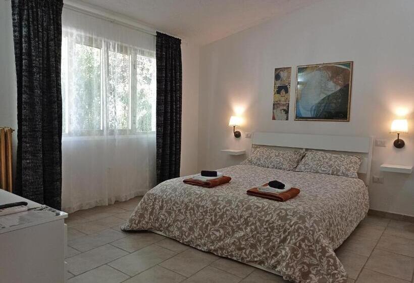 غرفة قياسية ثلاثية, Gli Archi Country Home