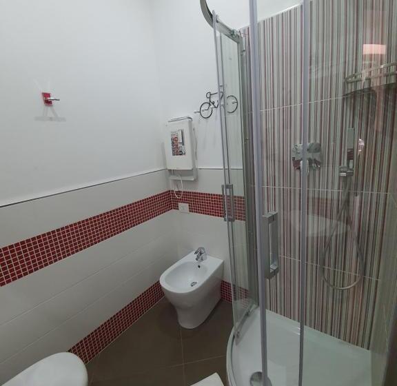 اتاق استاندارد سه تخته با بالکن, Ari Guest House
