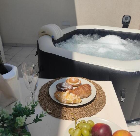 חדר סטנדרט לשלושה, Ledwars