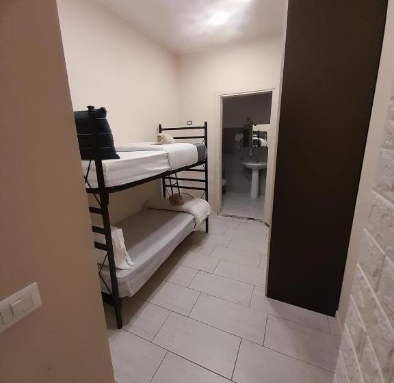 غرفة كلاسيكية ثلاثية, Primo