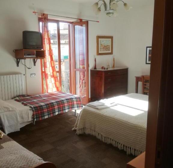 غرفة قياسية رباعية مطلة على البحر, La Panoramica