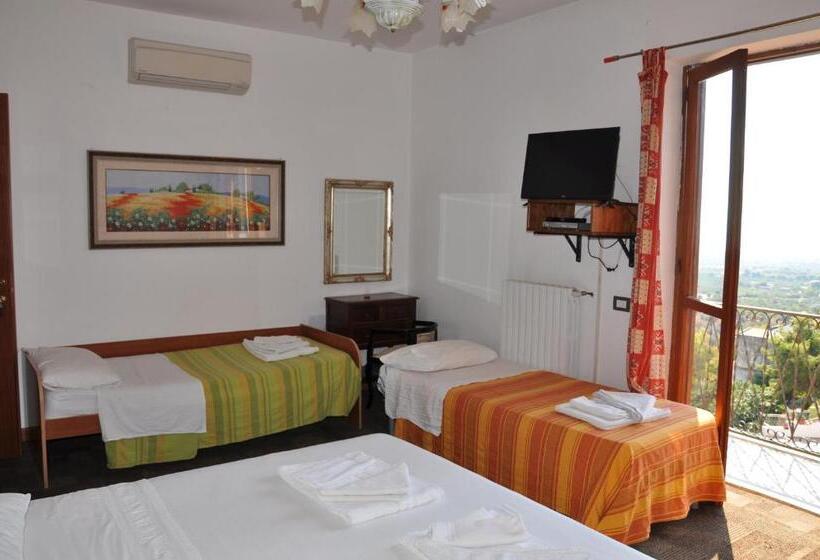 غرفة قياسية رباعية مطلة على البحر, La Panoramica