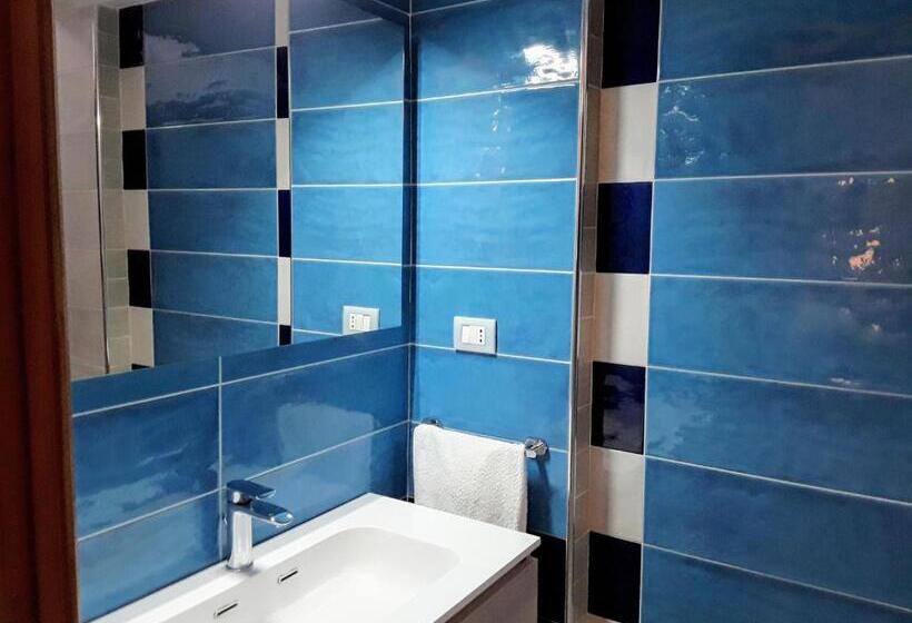 Четырехместный Номер Стандарт, La Riviera