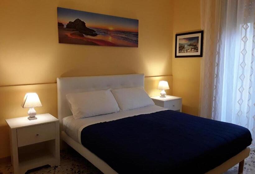 Четырехместный Номер Стандарт, La Riviera