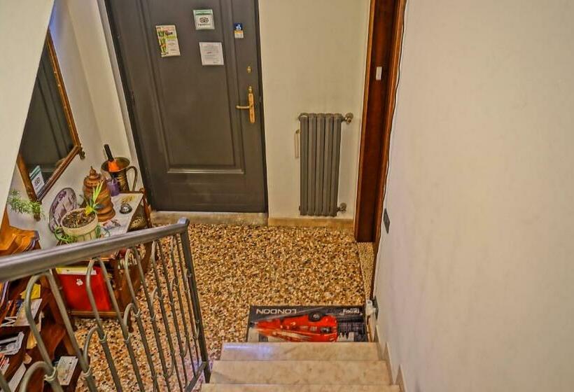 バス共有のスタンダードルーム, Casa Stefy