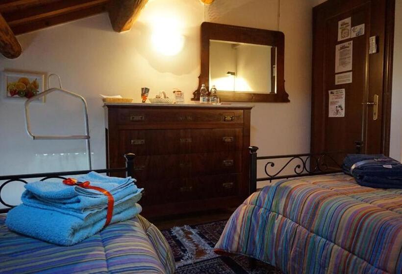 バス共有のスタンダードルーム, Casa Stefy