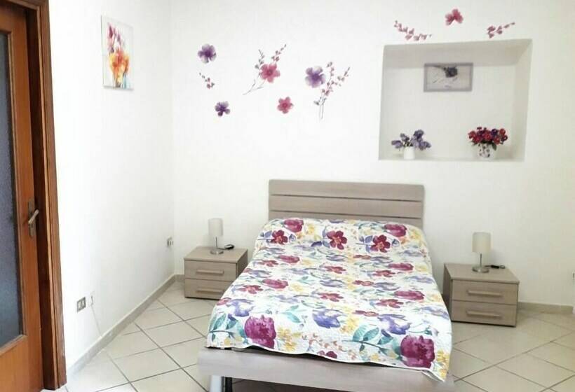 آپارتمان خانوادگی 2 خوابه, Andrea S House Apartment In The Historic Center Of Naples