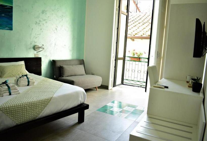 غرفة قياسية ثلاثية, B&b Vietri 360