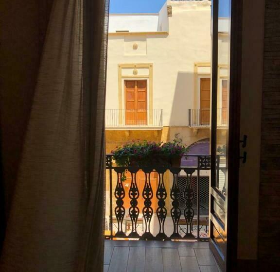 חדר סטנדרט לארבעה, Isolabella