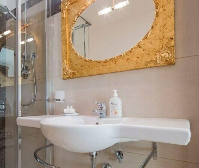 غرفة قياسية, Villa Le Favole