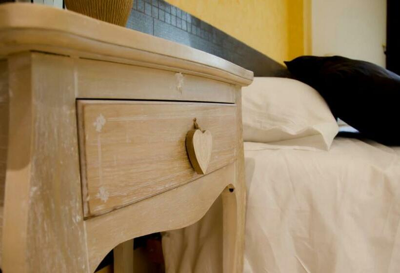 غرفة قياسية, Villa Le Favole