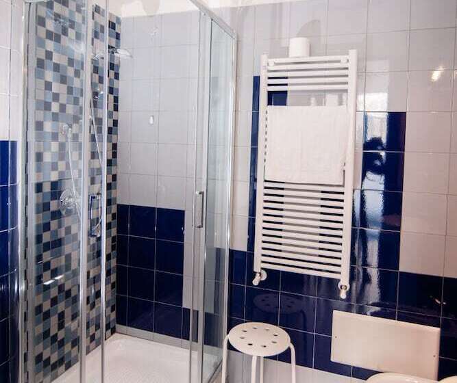 اتاق استاندارد چهار تخته, Bastia 2