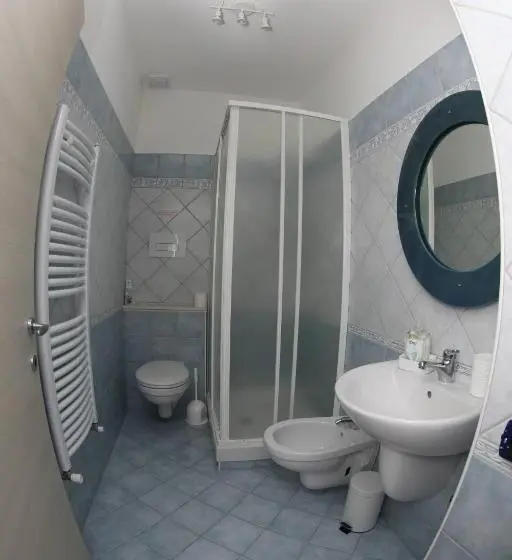 Quarto deluxe, Cusanarella Mia