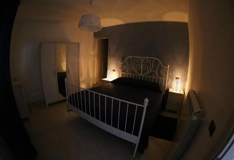 Quarto deluxe, Cusanarella Mia