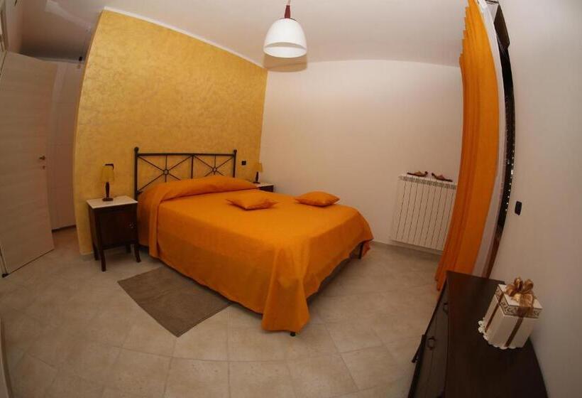 חדר סטנדרט לשלושה, Cusanarella Mia