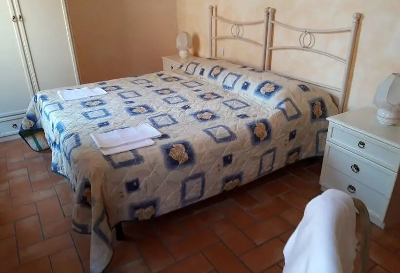 スタンダードトリプルルーム, Affitta Camere San Miniato