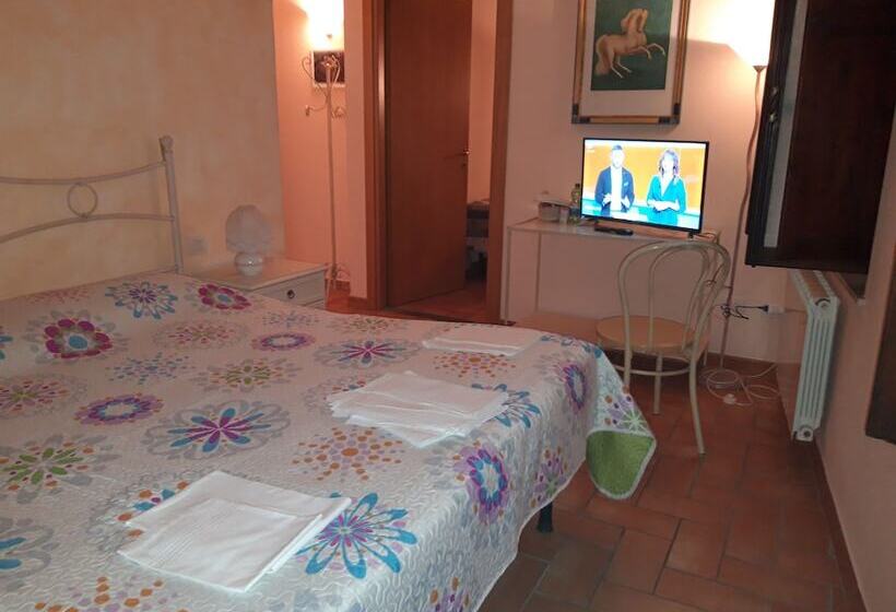 חדר סטנדרט לשלושה, Affitta Camere San Miniato