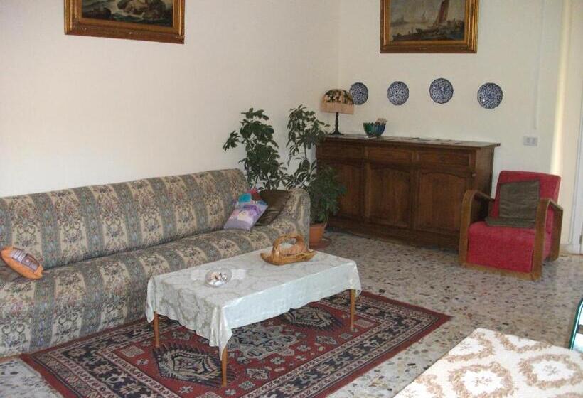 اتاق استاندارد سه نفره, B&b La Principessa