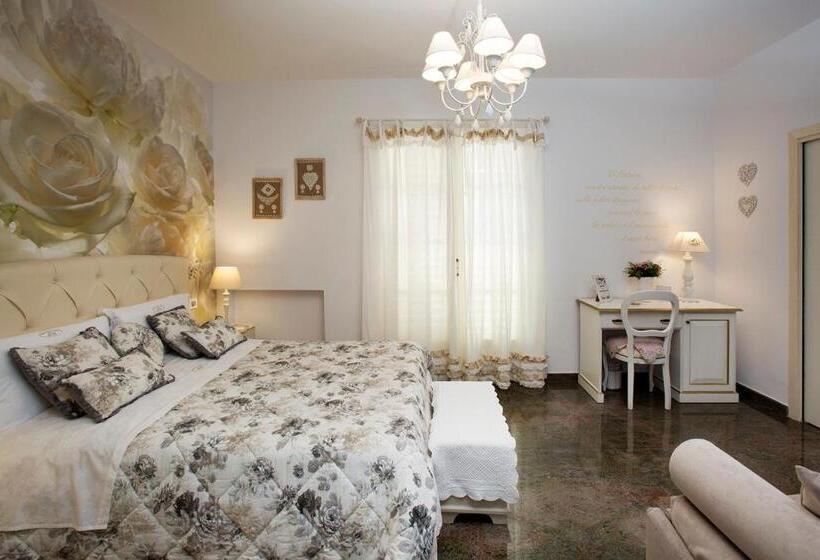 חדר סטנדרט לשלושה עם נוף לבריכה, B&b Blanc Maison Etna Relais & Charme